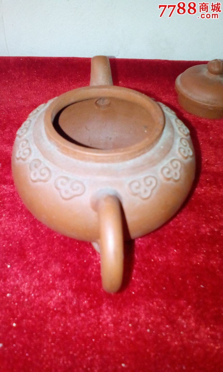 宜兴紫砂一厂,吴小华制壶,做工精细,盖子有一点暴口