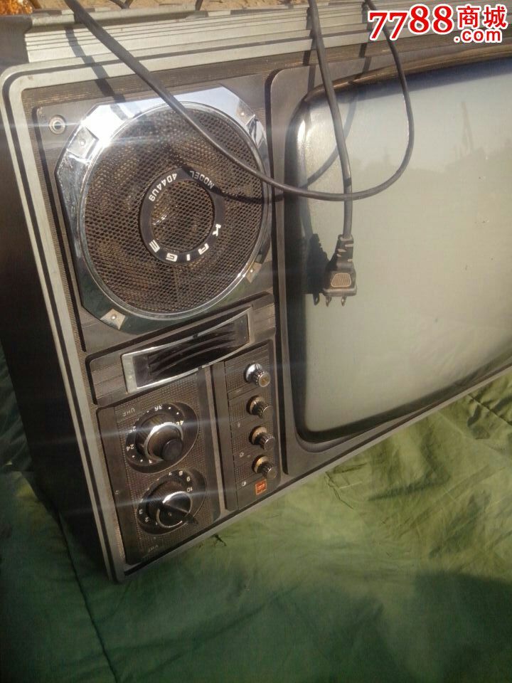 凯歌牌44厘米黑白电视机