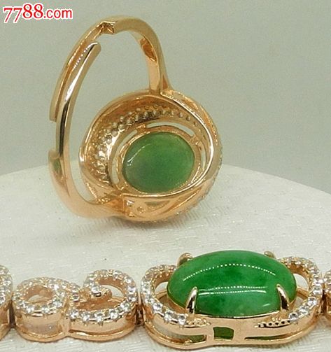 翡翠三件套豪华镶嵌.项链,手链,活口戒指.