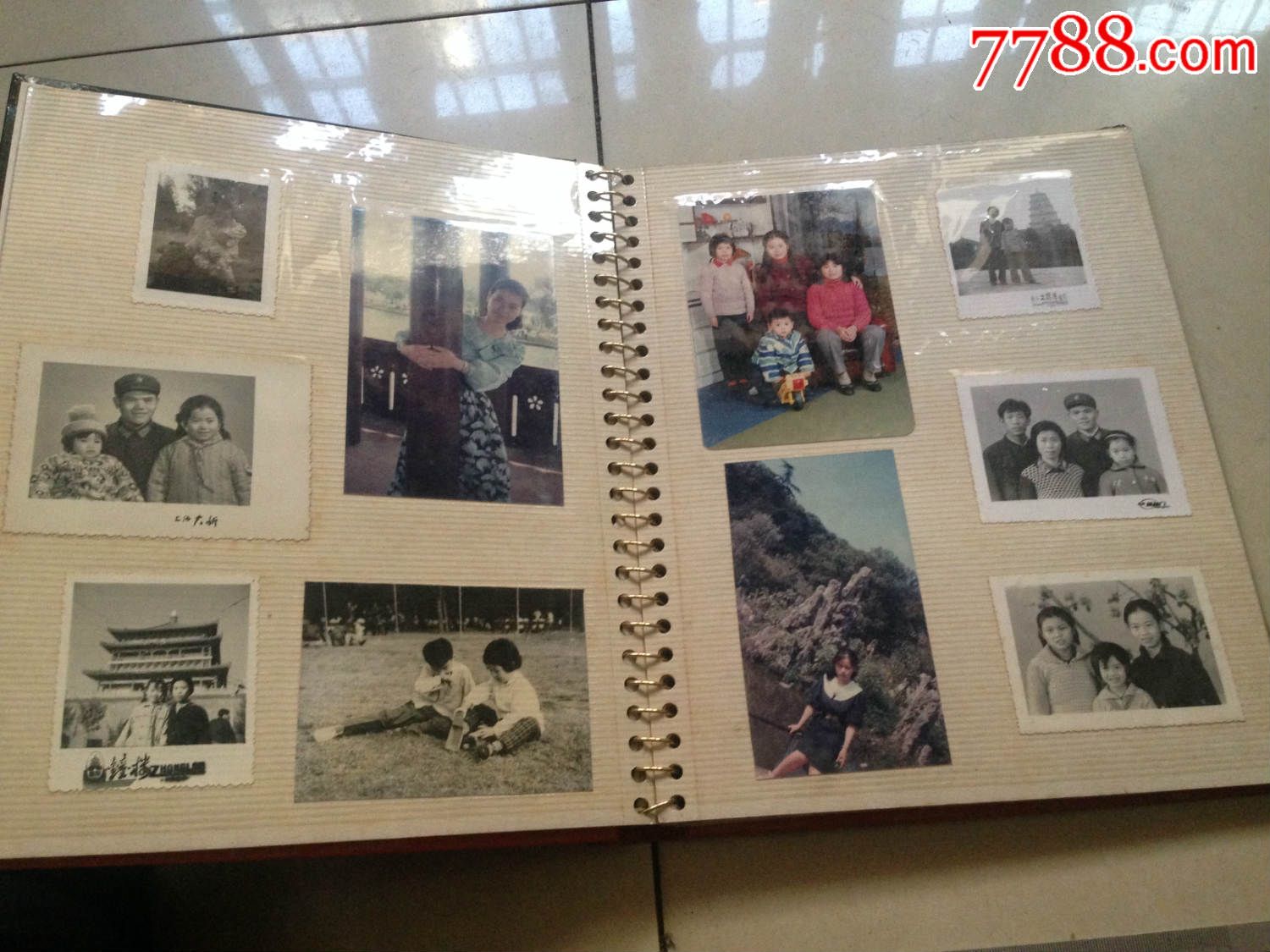 一本文革后期,80年代早期彩照相册