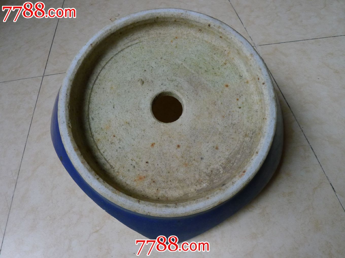 清代霁蓝釉花盆底