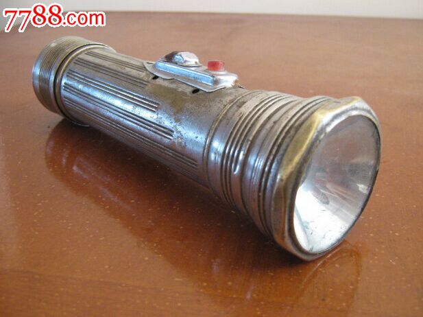 收藏爱好历史的记忆民风民俗一个老的铜质的小号手电筒