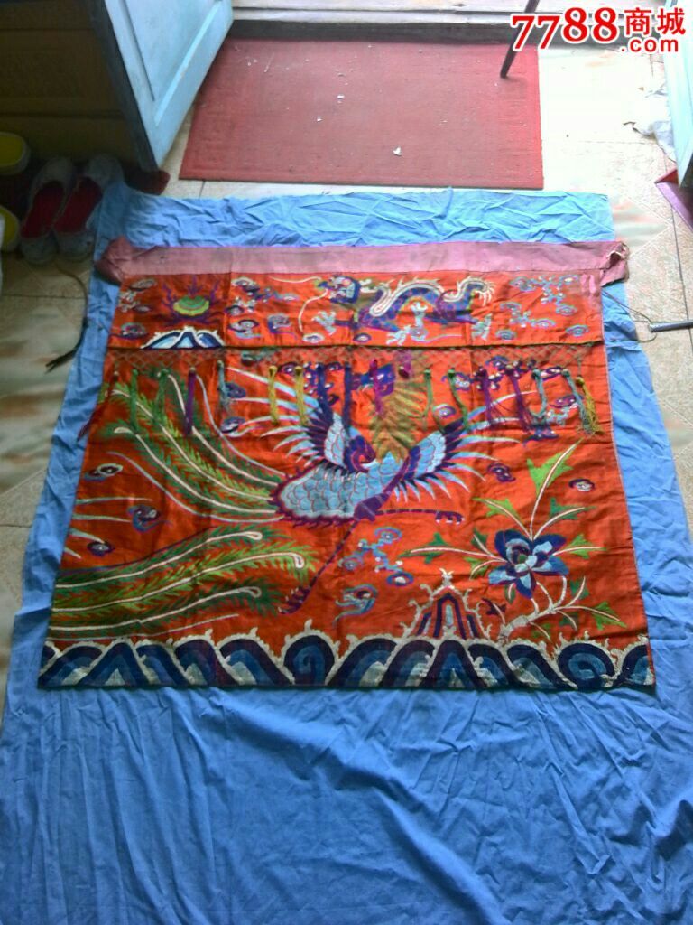 晚清刺绣桌围一件