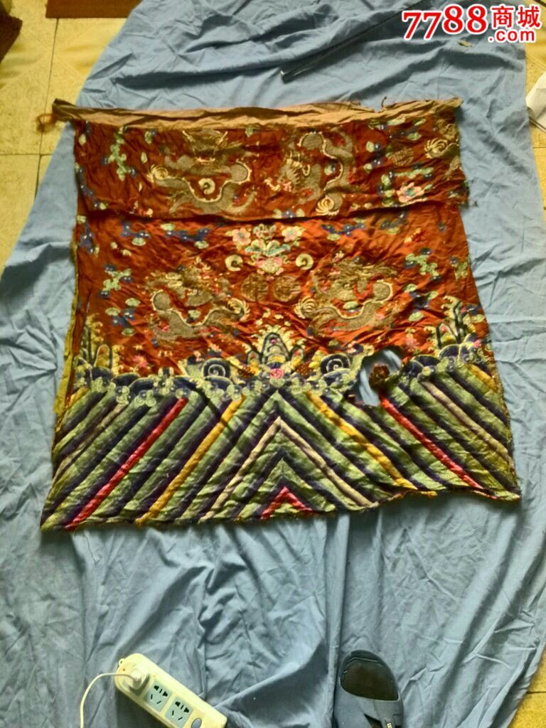 清代平金满工刺绣桌围子