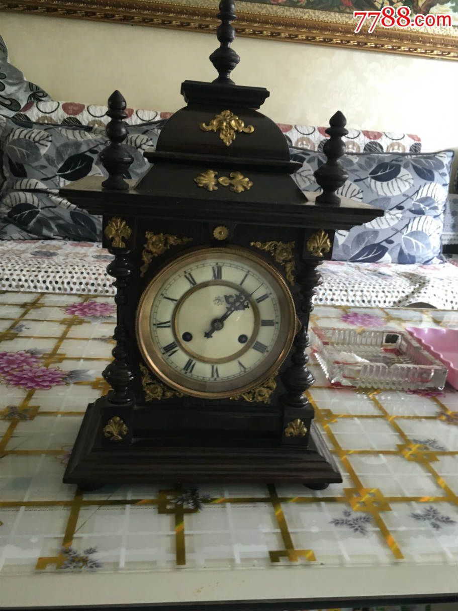 荣汉斯三鼎座钟