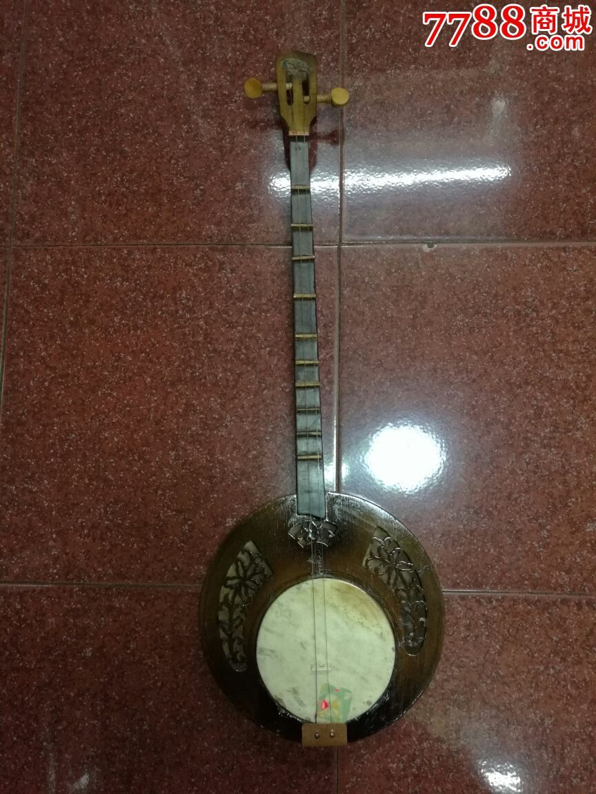 古董古玩收藏品50年代镂空雕花二弦琴