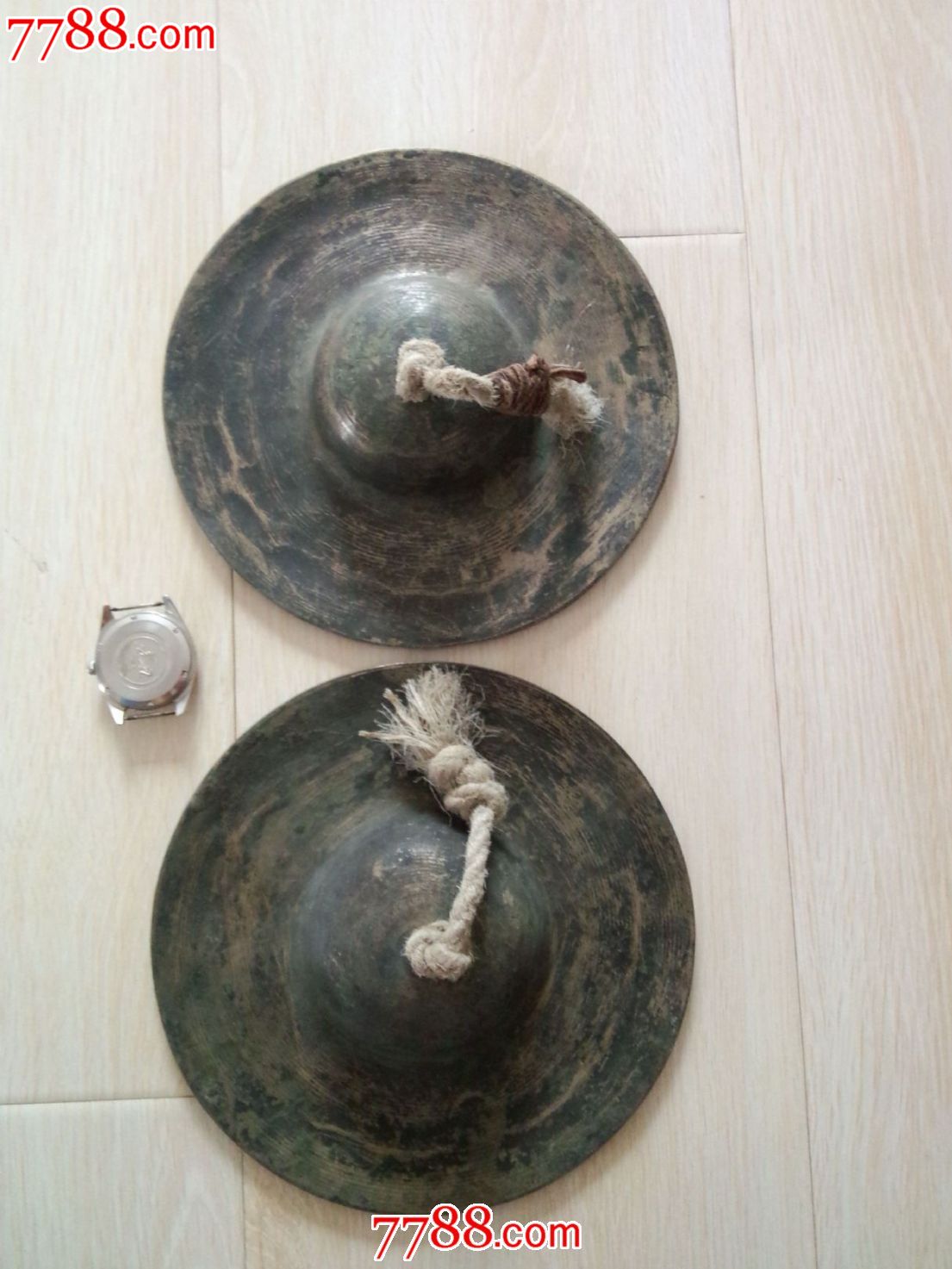 清末民国时期手工捶叠厚重老铜钹一对