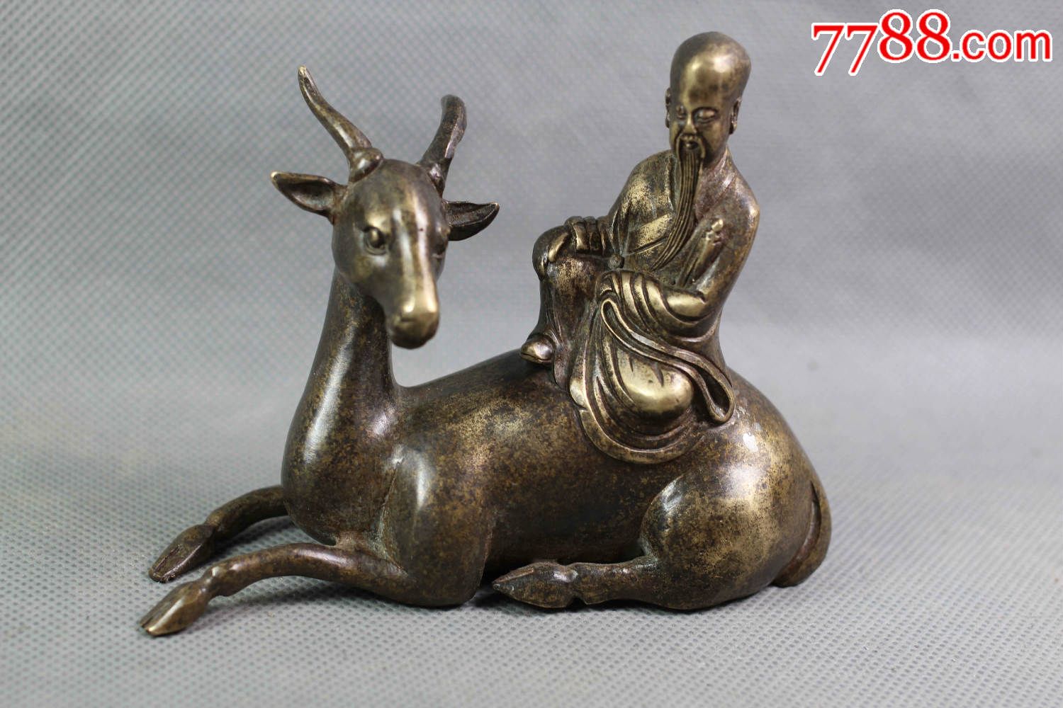 有小年份的寿星骑鹿小摆件