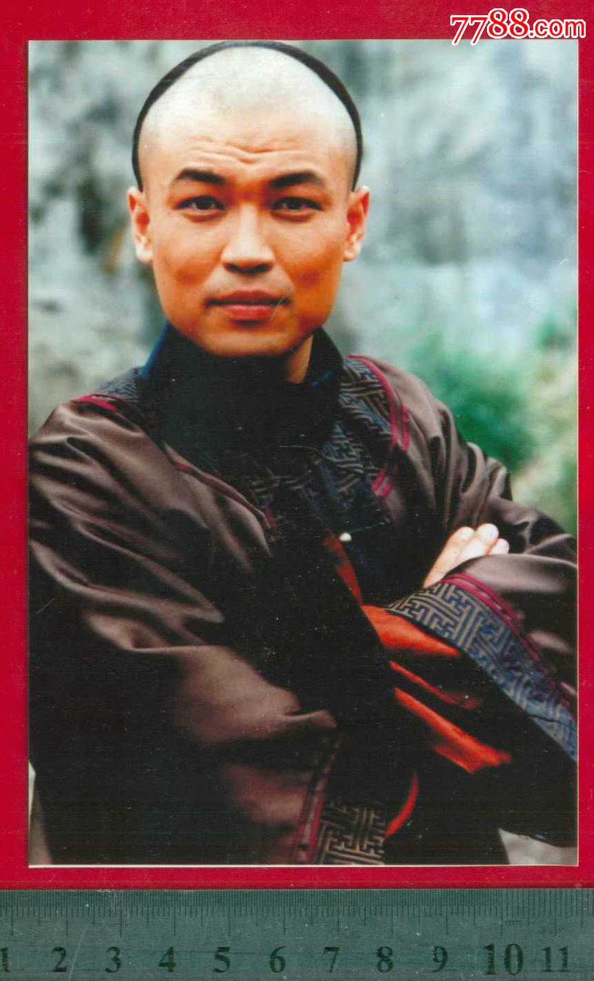 演员定妆照卢海华