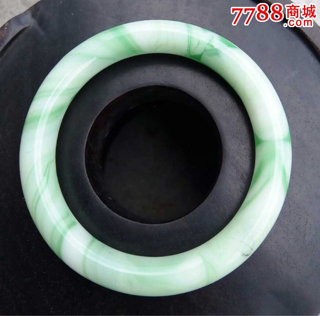 清代琉璃仿翡翠手镯