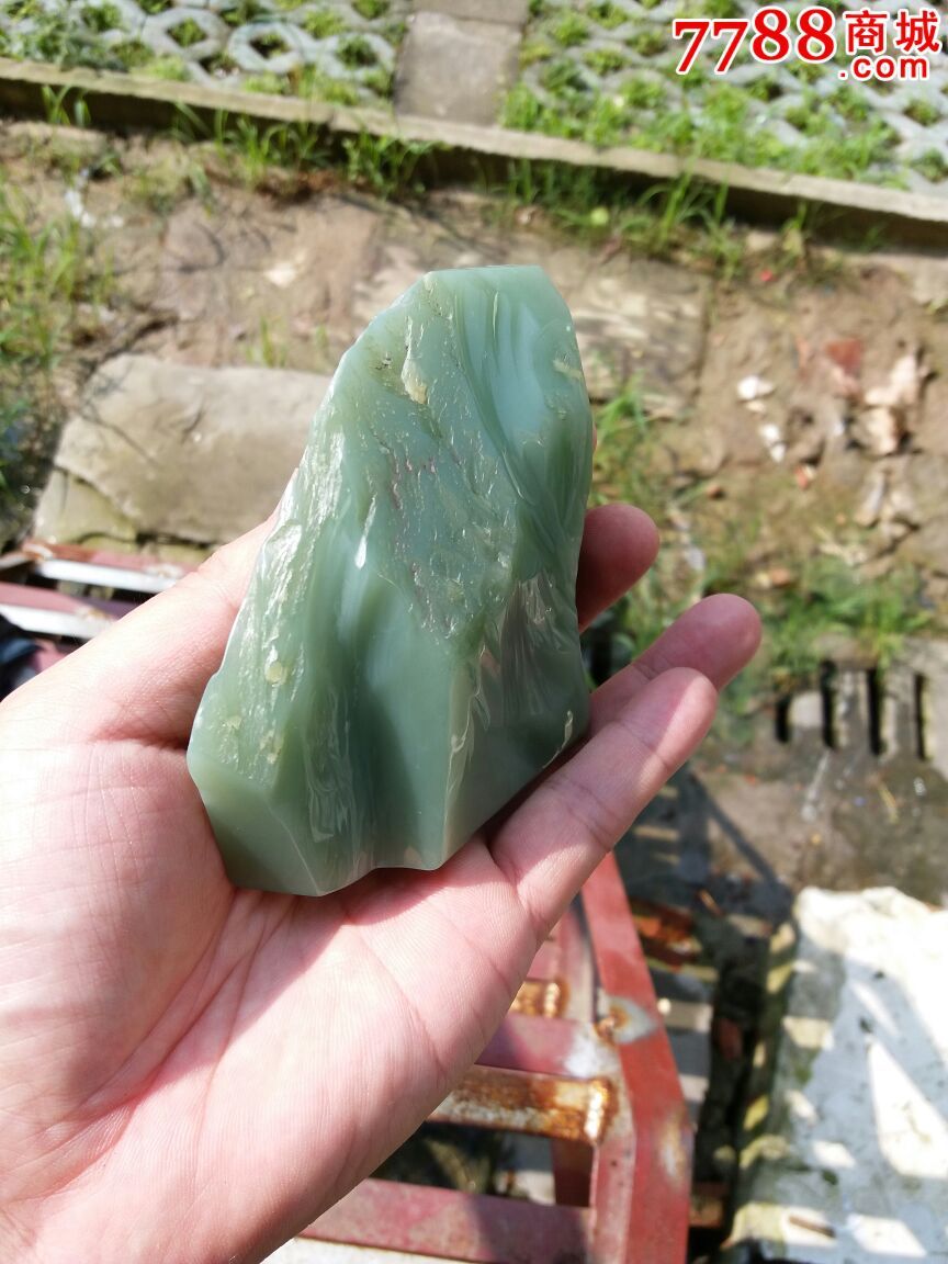 和田玉俄罗斯碧玉鸭蛋青粉青无结构原石