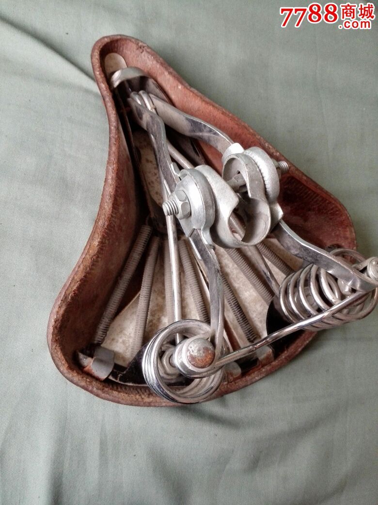 天津牛皮老牌自行车车座(不议价)