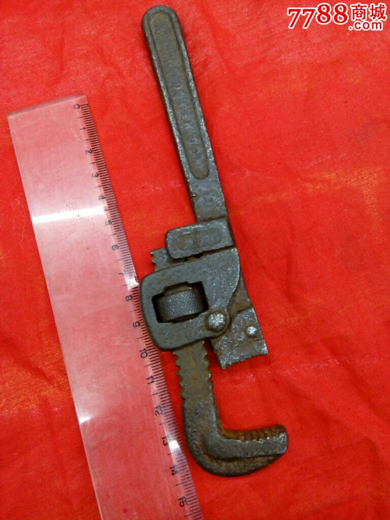 早期带有英文字母管钳