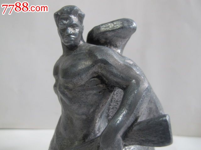 前苏联斯大林格勒保卫战胜利雕塑群金属宁死不屈雕塑