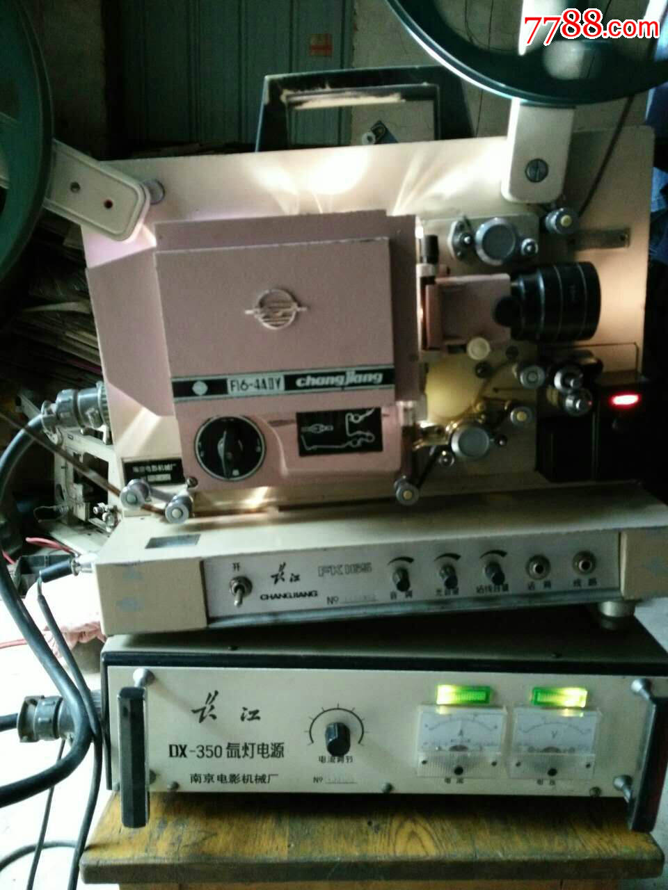 老式长江电影发电机图片