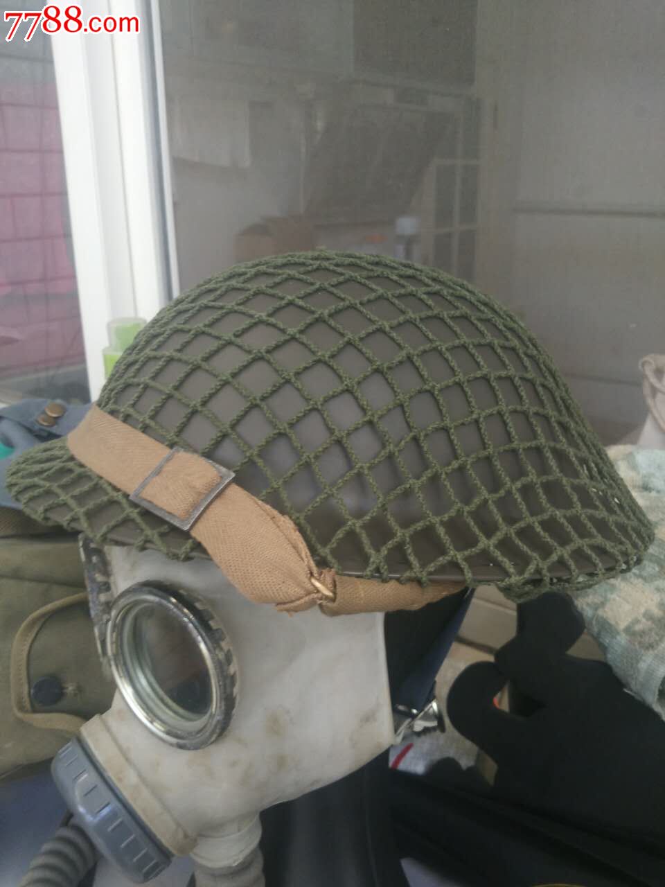 二战英国伞兵头盔图片