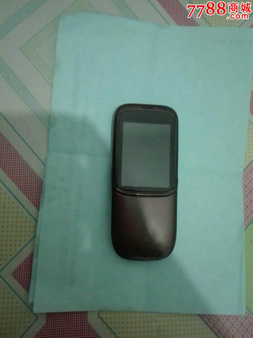 诺基亚8830,这个颜色稀少.