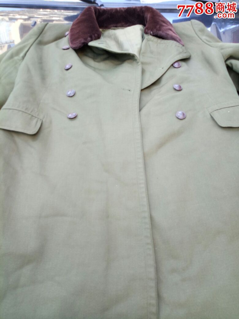 老式麦穗扣校毕大衣
