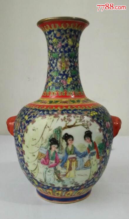 清乾隆年五彩鎏金边人物花草纹花瓶一对