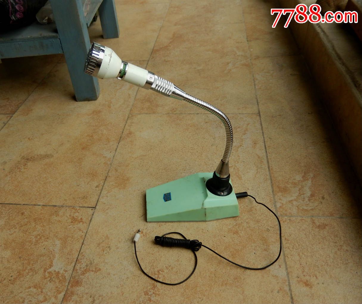 老话筒,没有使用过的话筒,收藏级别,影视道具