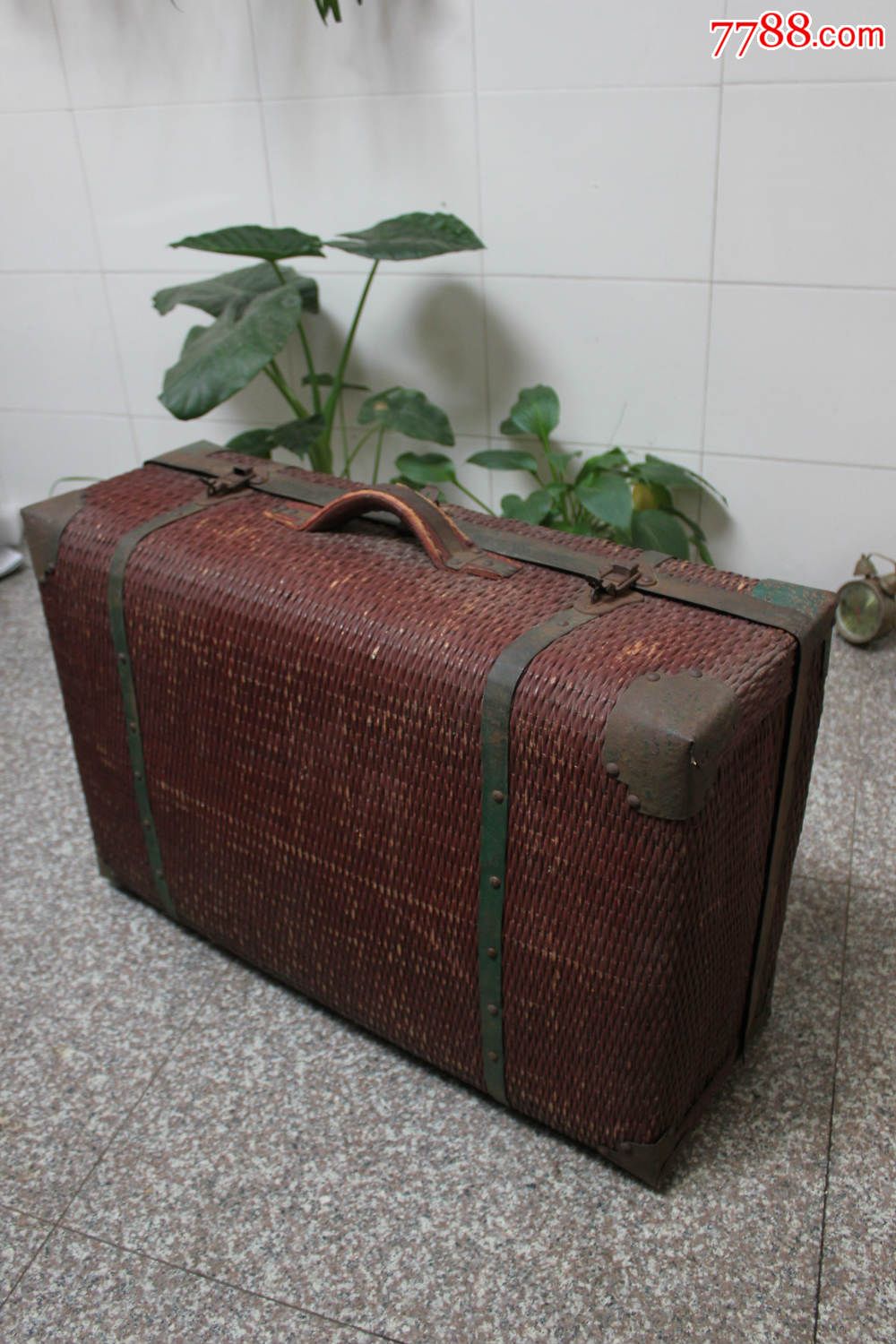 民国编织行李箱