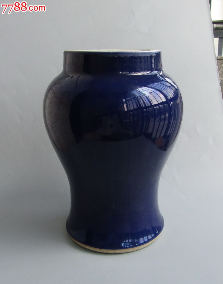 清乾隆霁蓝釉大瓶