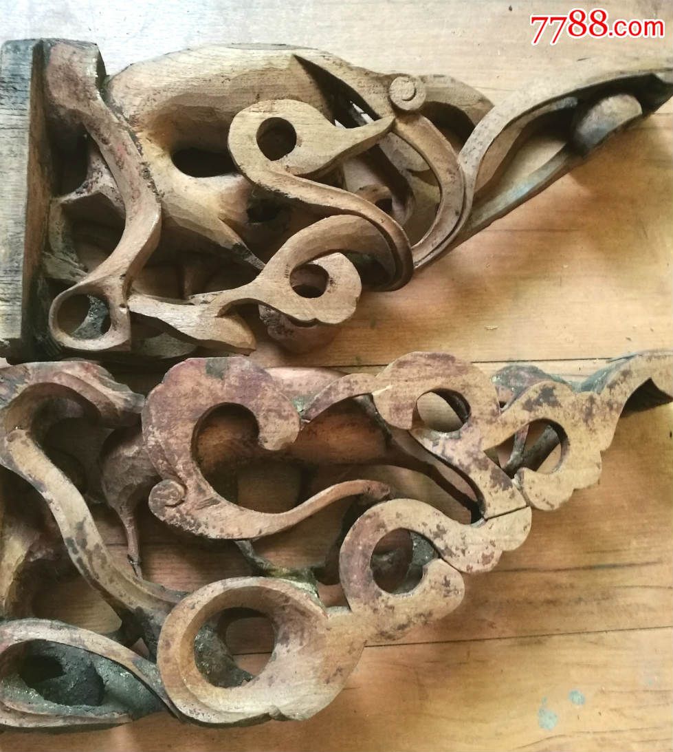 精品木雕33清代樟木雕瑞兽纹雀替一对