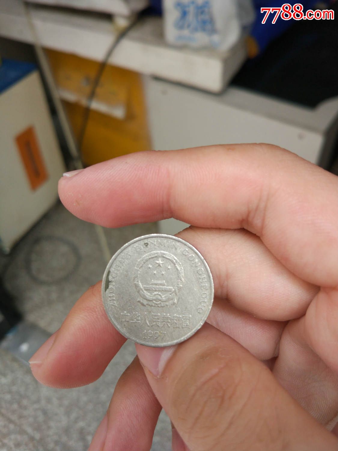 错版一元硬币2011图片