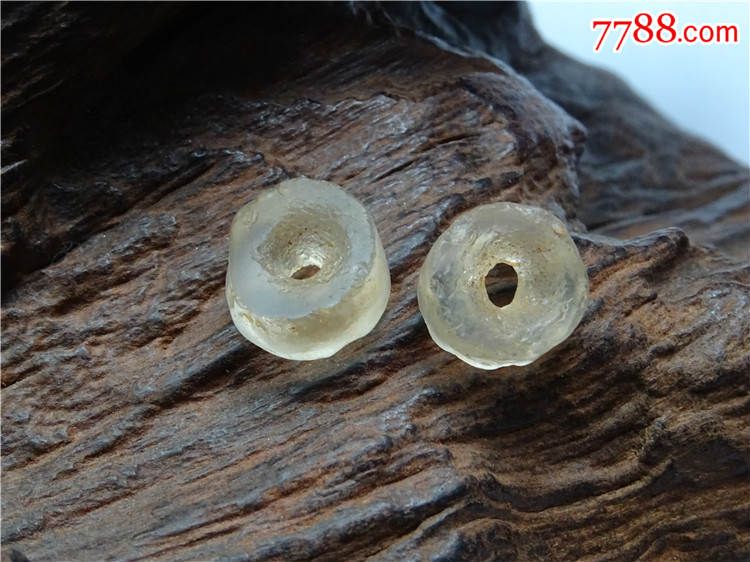 f240西亚千年高古老水晶研磨孔喇叭孔古珠一对