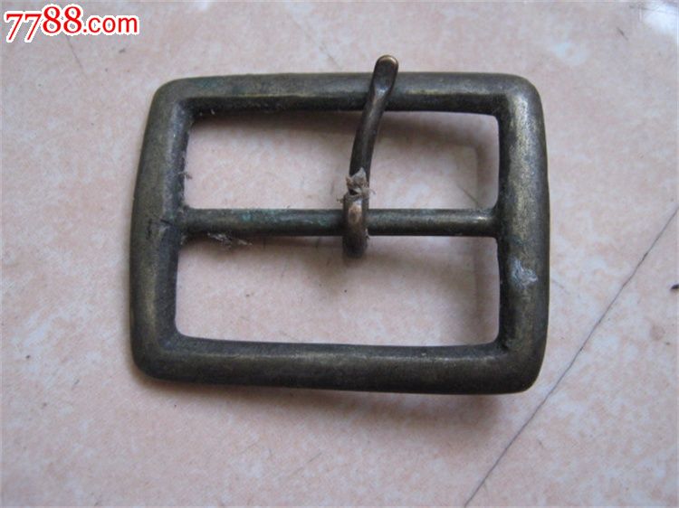 一个老腰带武装带铜钎子铜带扣收藏怀旧民风民俗历史记忆影视道