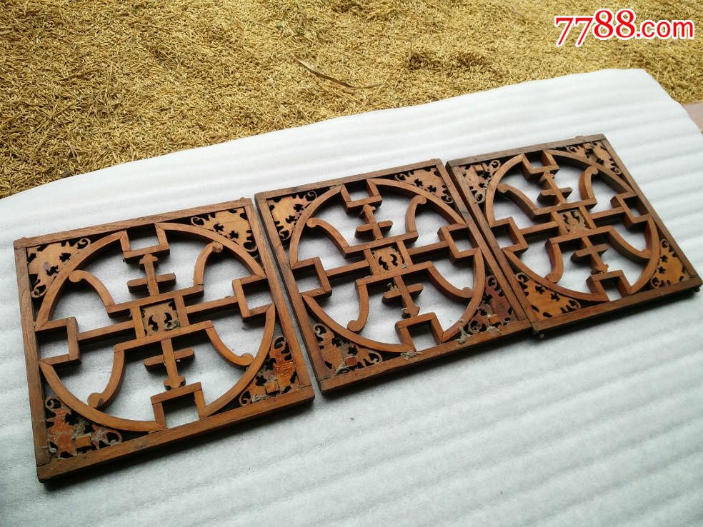 三个寿字纹硬木卯隼结构方窗