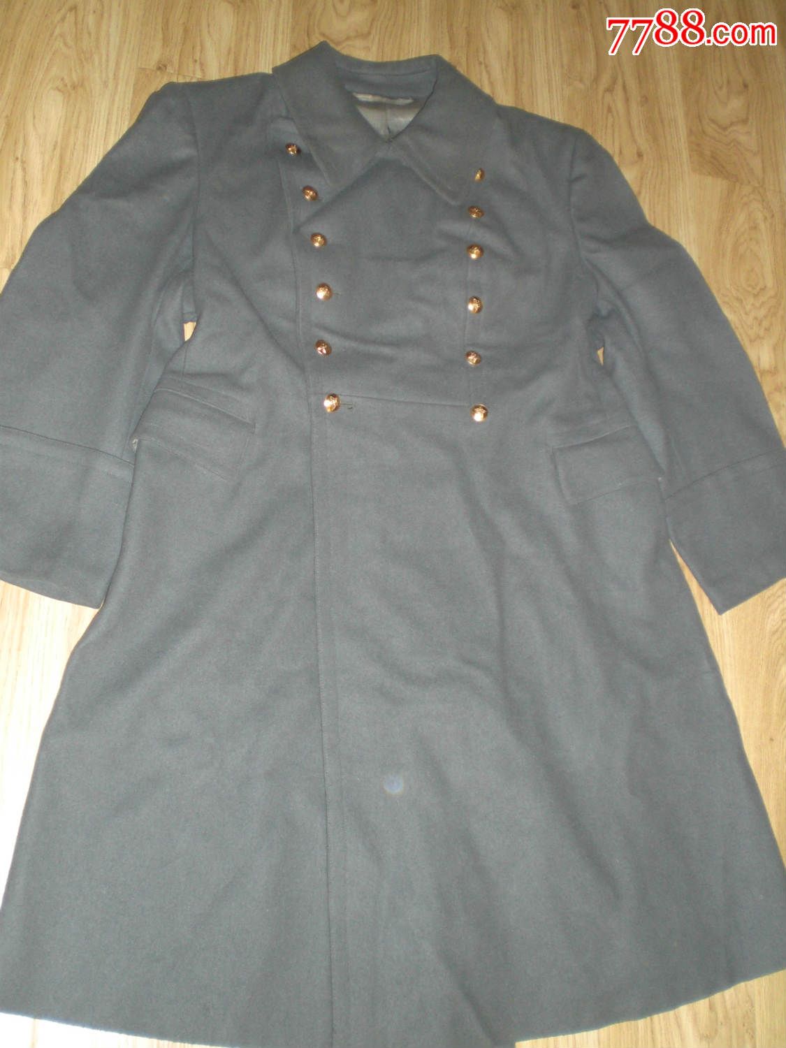 一件上世纪70年代苏军官大衣