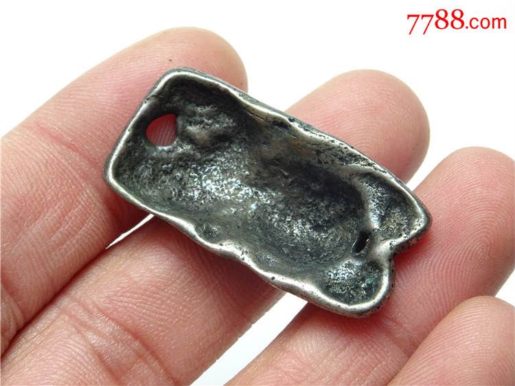 f280藏传利玛合金铜雪狮托甲吊坠