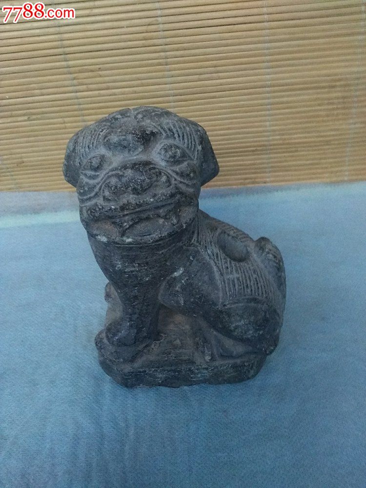 明代青石案头小石狮子