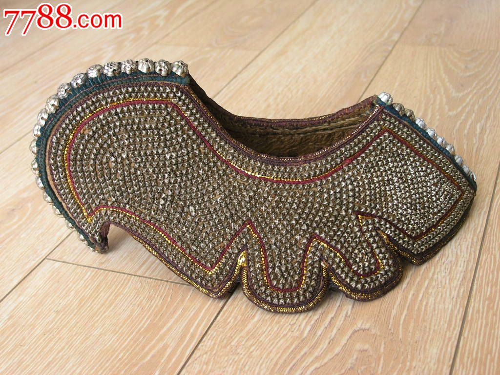 刺绣收藏1611-边疆早期民族地区手工精制银乳丁满天星鸡冠帽