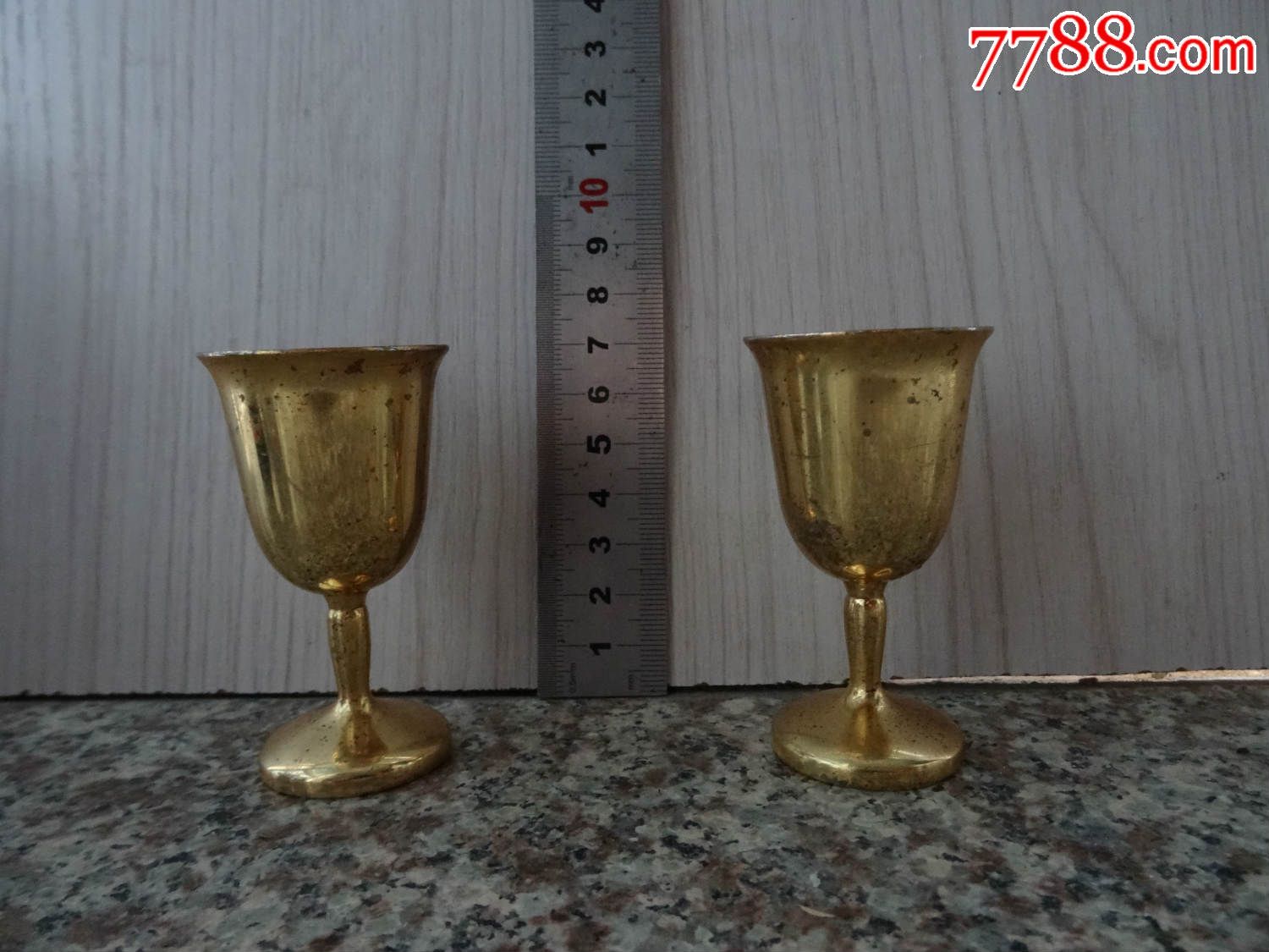 铜酒杯一对(见简介),酒瓶,年代不详,其他酒瓶,其他材质,圆形,其他图案