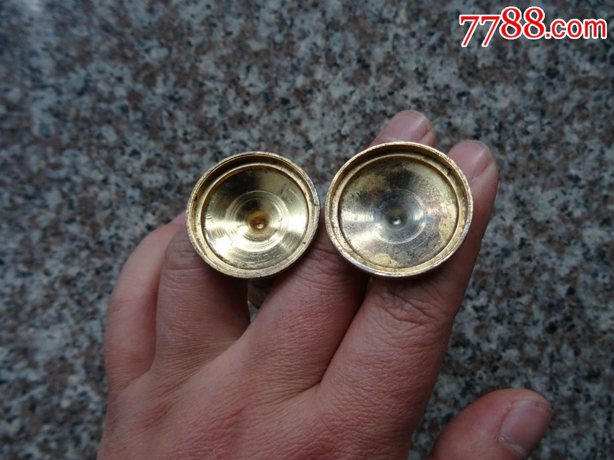 铜酒杯一对(见简介),酒瓶,年代不详,其他酒瓶,其他材质,圆形,其他图案