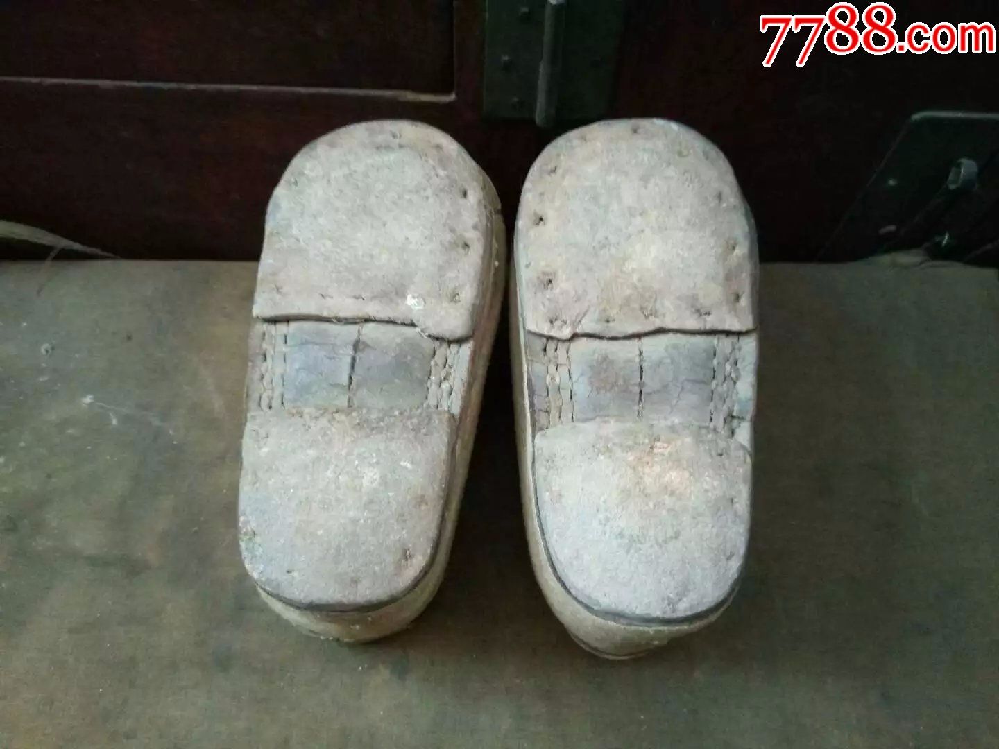 东北老抗联毡疙瘩鞋,战争遗留物品