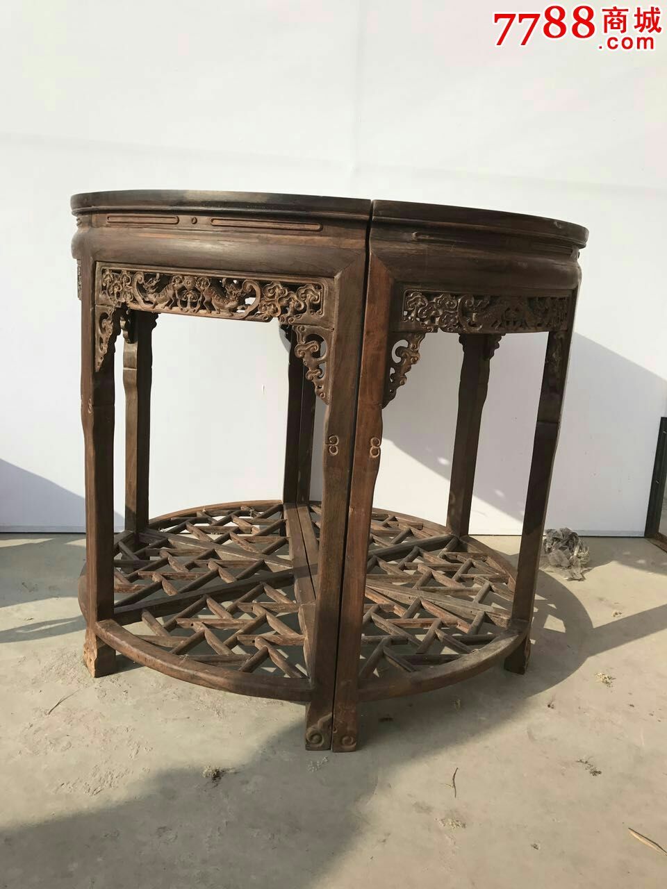 花梨木镶嵌大理石镂空精雕云兽半圆桌一对