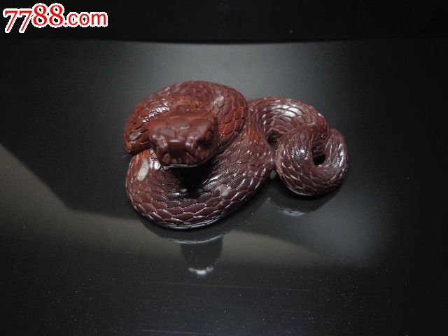 寿山月尾石生肖蛇手把件