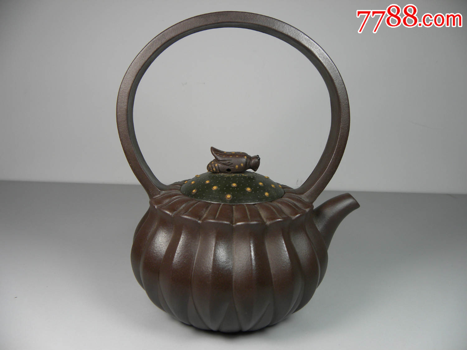 著名紫砂艺术家高建芬菊瓣提梁紫砂壶