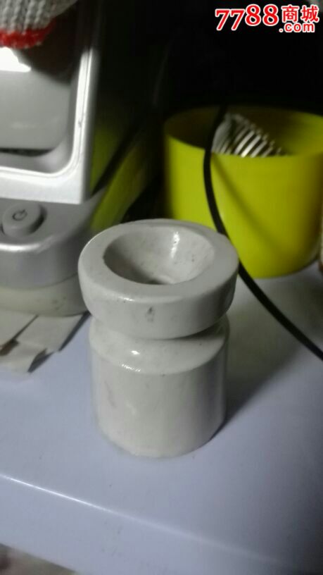 老房子民居装修老电工绕线固电线的瓷葫芦