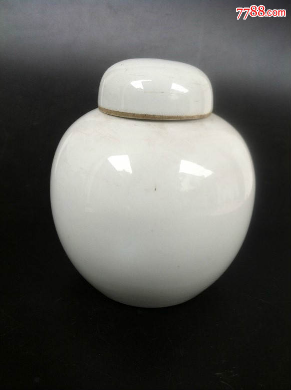 民国单色釉白瓷罐