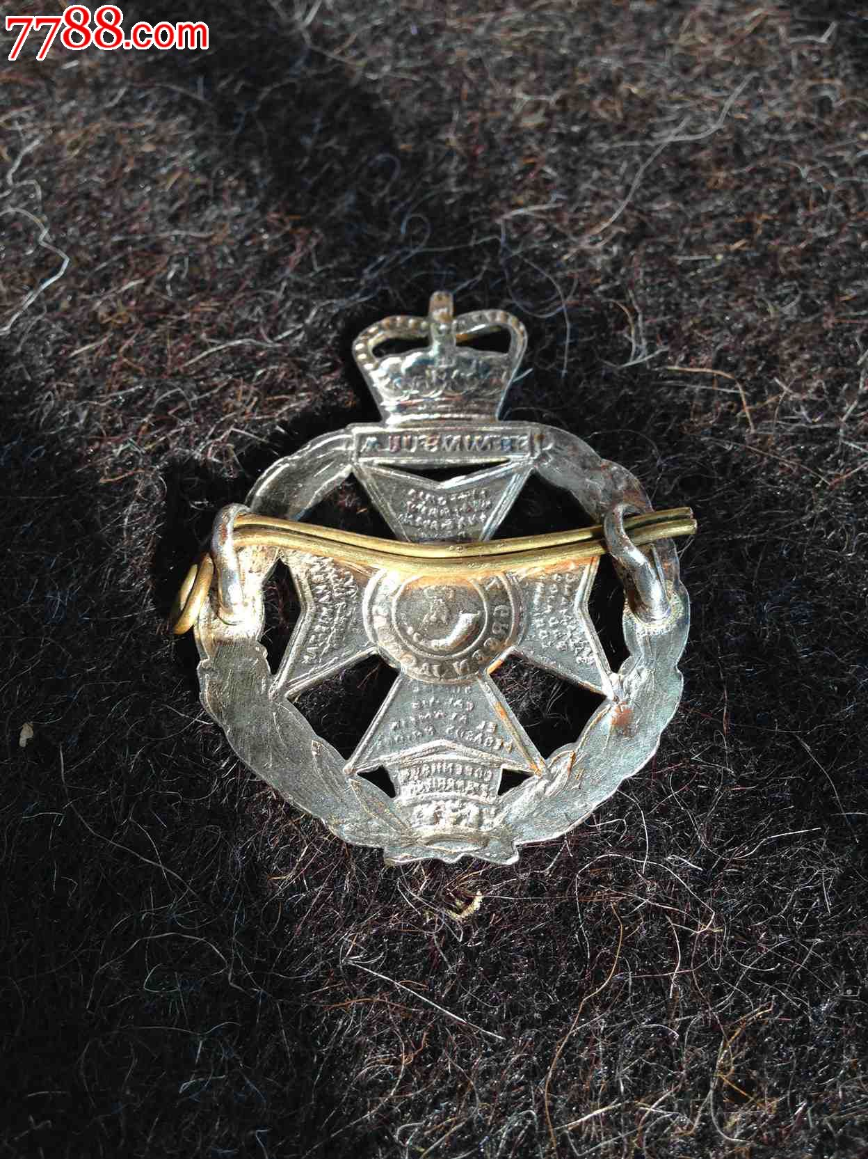 二战英国皇家**绿夹克步*兵团**银质帽徽(军官级)品佳如图