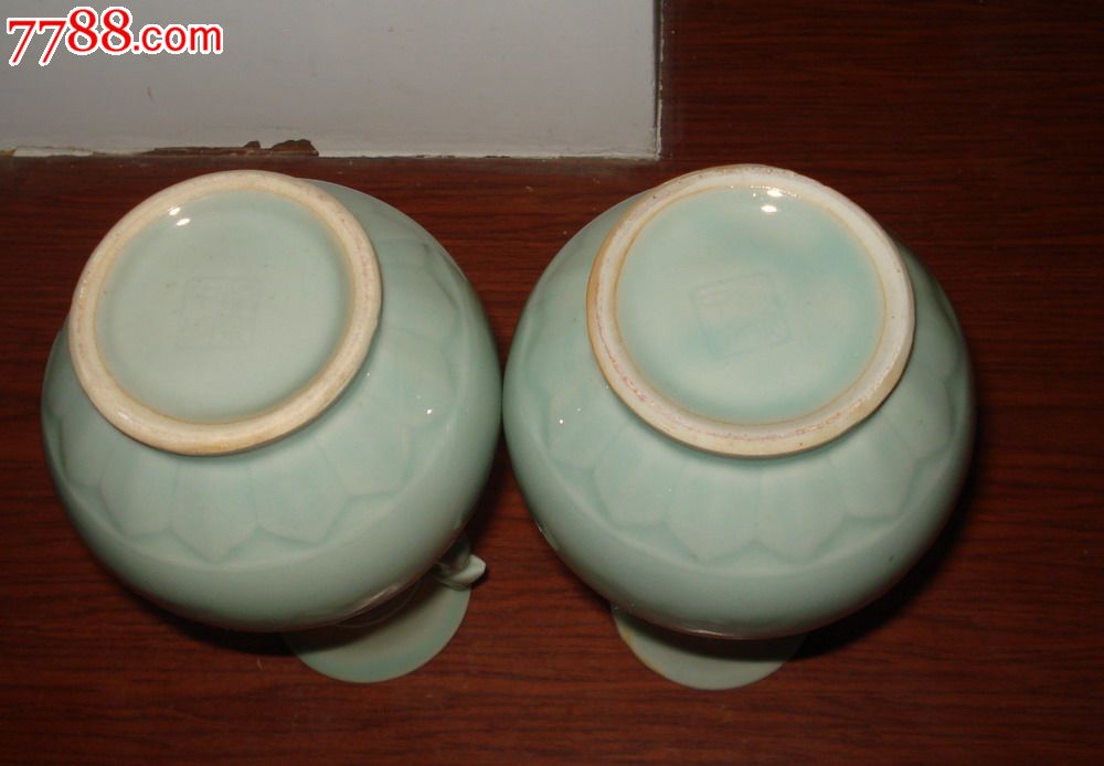 70年代龙泉窖赏瓶一对(a2103)