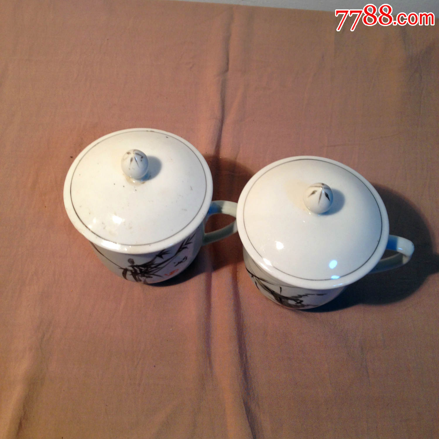 一对江西名瓷款手绘墨竹和对虾茶杯盖子后配