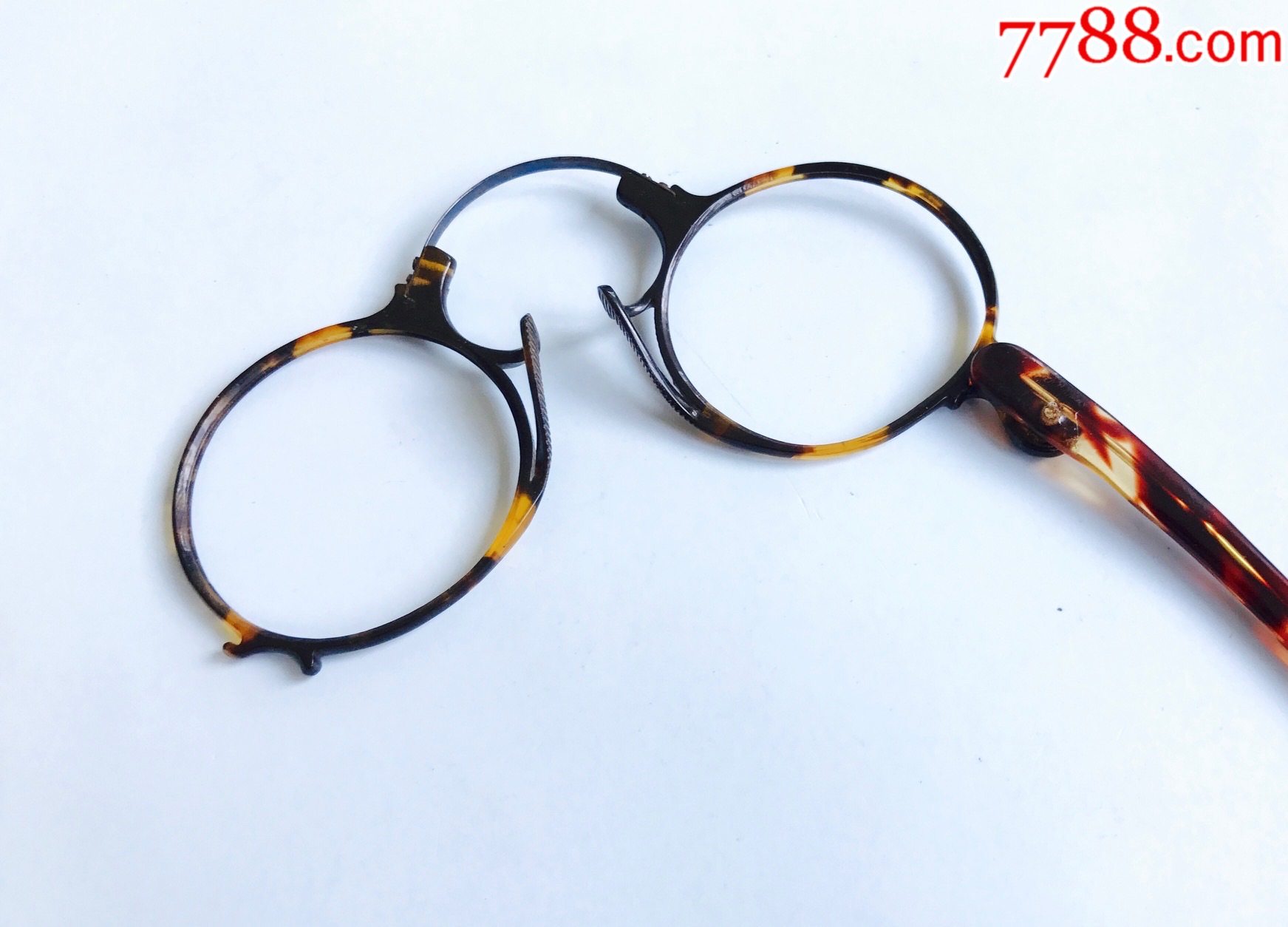 欧洲民国古玩/美国古董夹鼻眼镜/塑料/镜片直径4.3x4厘米