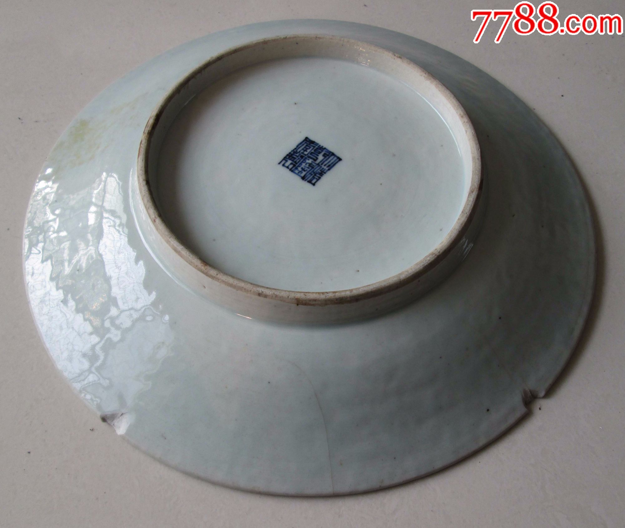 清代清早期清三代,乾隆豆青釉青花渔夫大盘,"大清乾隆年制"本朝款