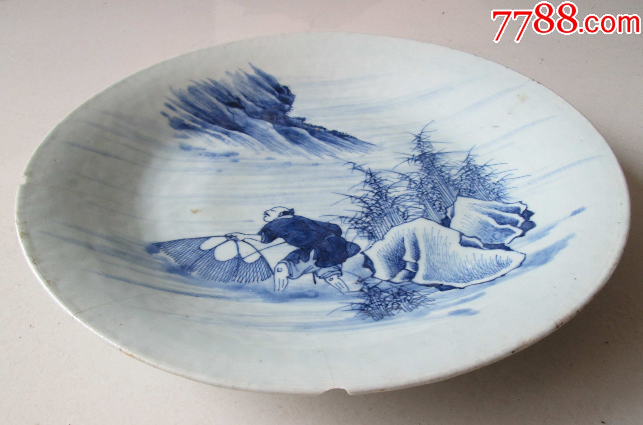 清代清早期清三代,乾隆豆青釉青花渔夫大盘,"大清乾隆年制"本朝款