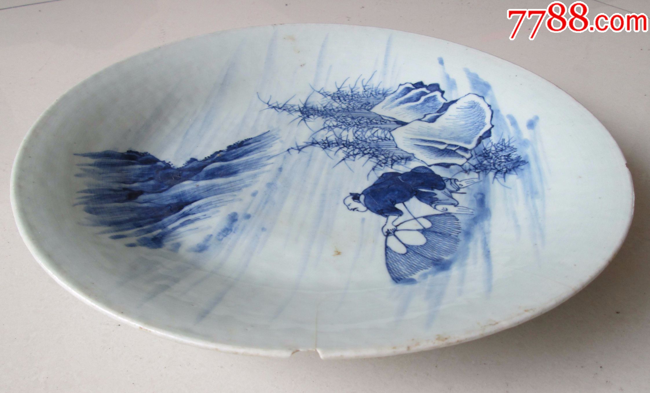 清代清早期清三代,乾隆豆青釉青花渔夫大盘,"大清乾隆年制"本朝款